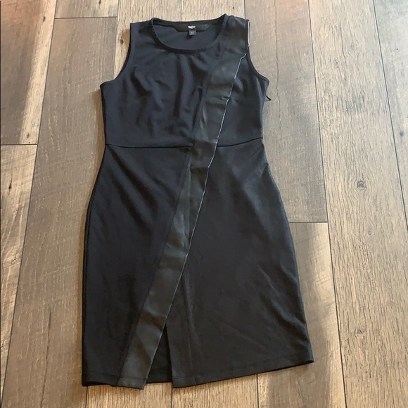 Black dress with faux leather trim - Picture 3 of 12